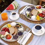 Meshk Airport Hotel