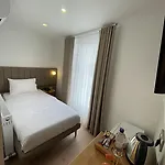 Meshk Airport Hotel 3*