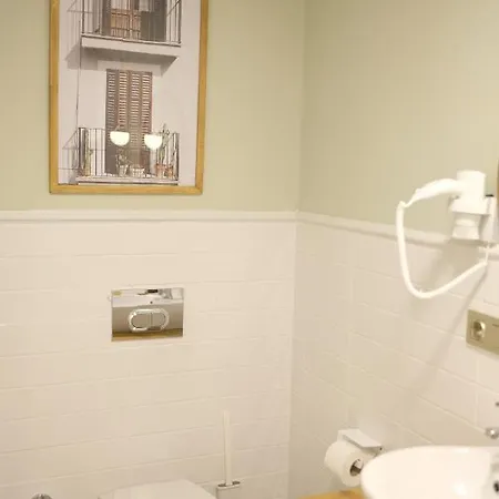 Meshk Airport Szálloda 3*