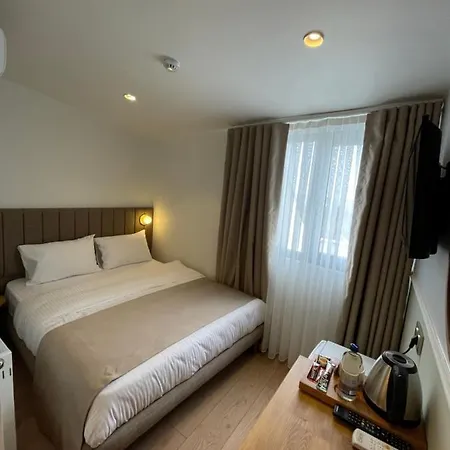 Hotel Meshk Airport