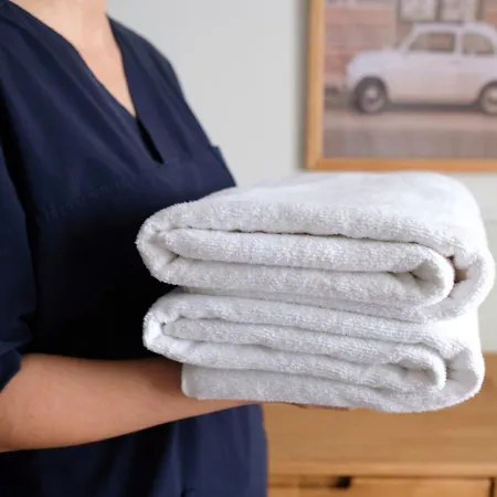 ホテル Meshk Airport