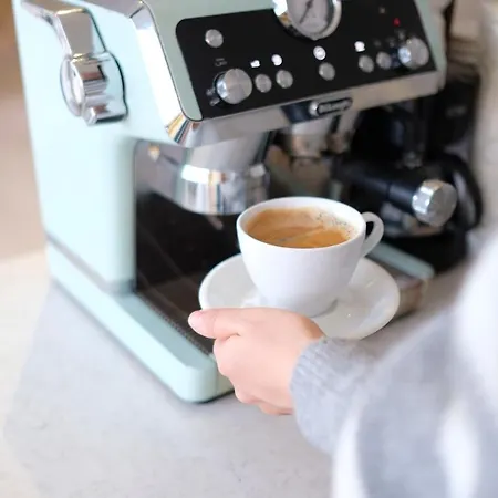 Meshk Airport Hotel 3*