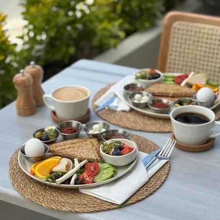 Meshk Airport Szálloda 3*