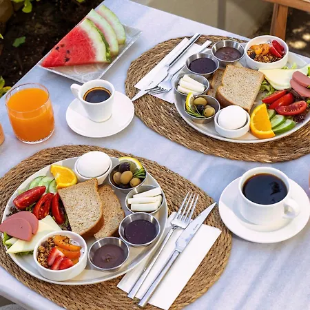 Meshk Airport ホテル