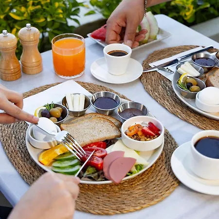 Szálloda Meshk Airport 3*