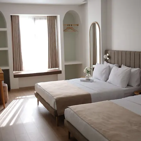 Meshk Airport Hotel 3*