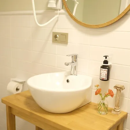 Szálloda Meshk Airport