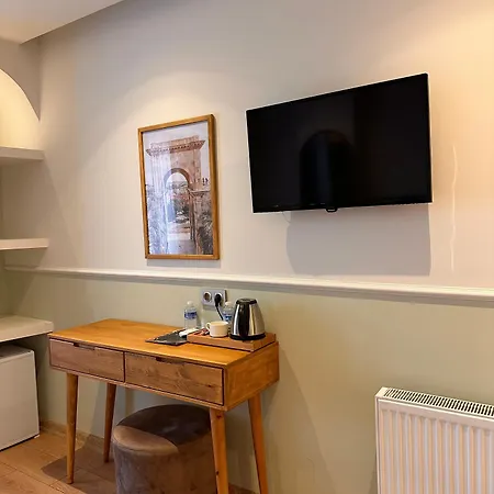 Szálloda Meshk Airport