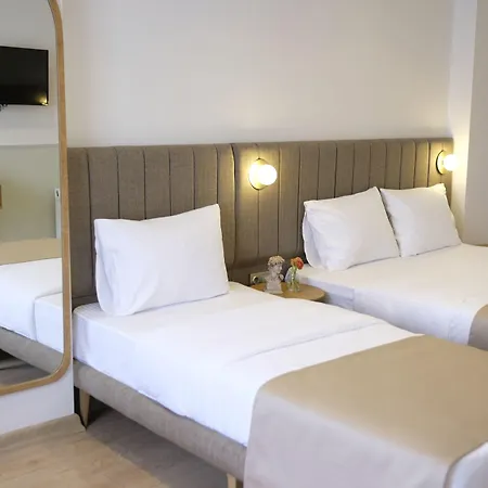 Meshk Airport Hotel 3*