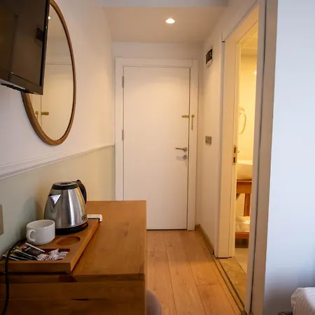 Meshk Airport Arnavutköy